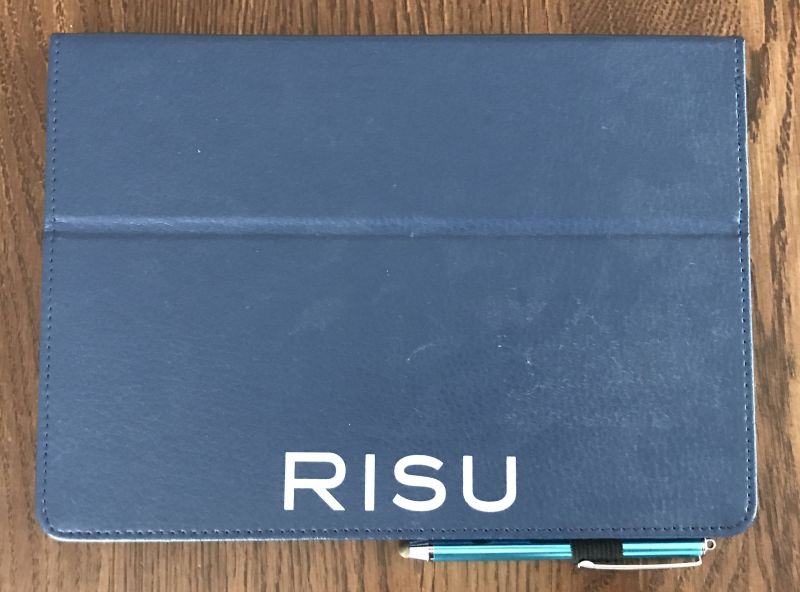 RISU算数のタブレットのケース