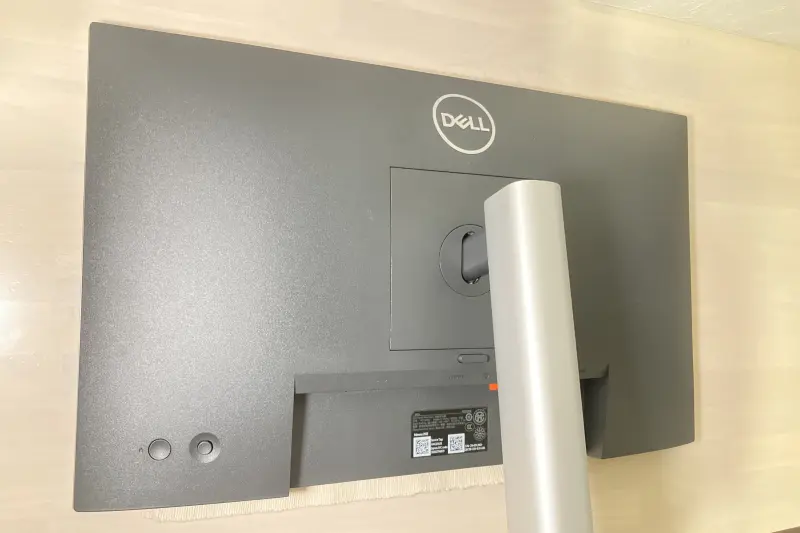 Dell P2223HCのスタンド取り付け